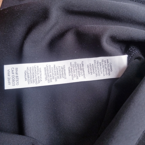 Alo Yoga | Black Crop Performance wears XS - Picture 5 of 13